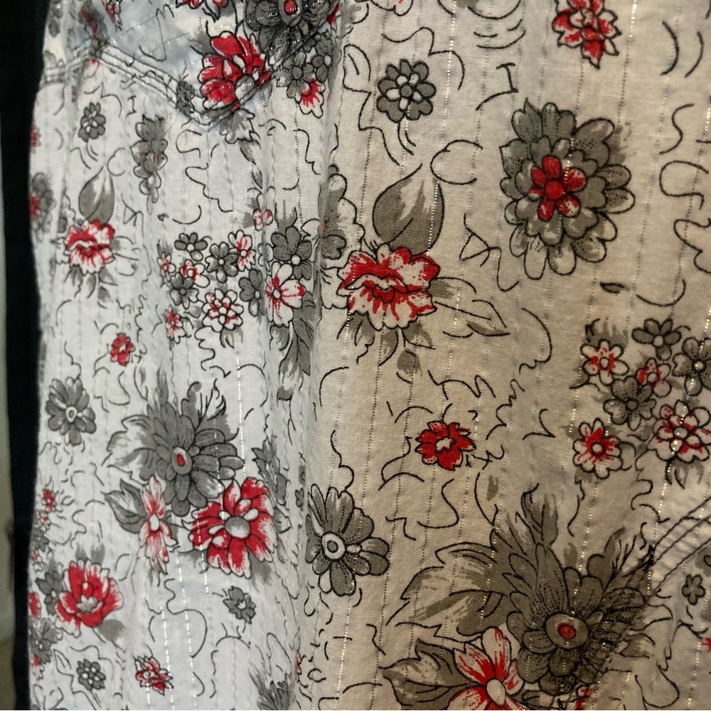 Back in the Saddle Western Pearl Snap Shirt in Red & Grey Floral & Silver Thread - Picture 6 of 12